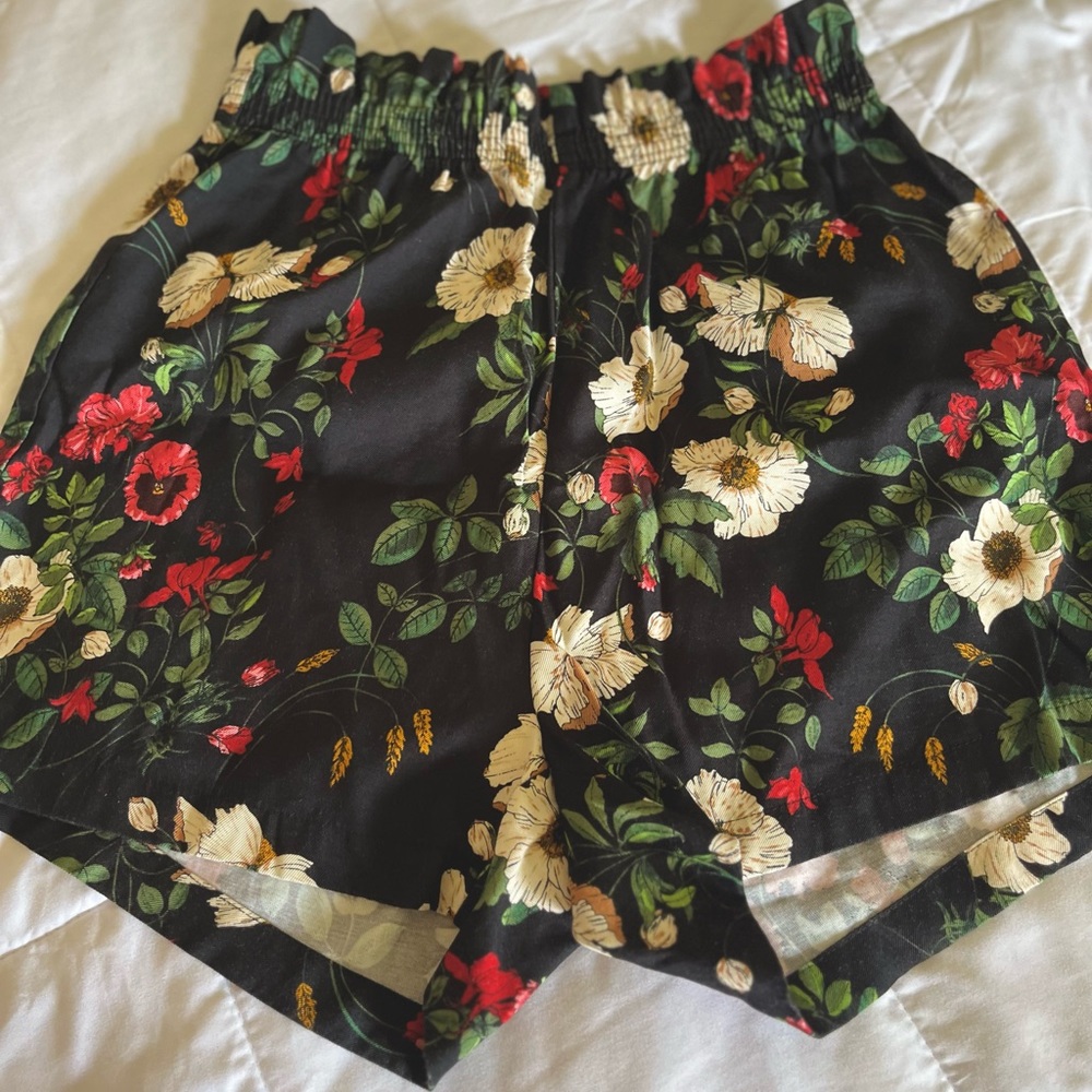 ~Floral High Waisted Shorts~